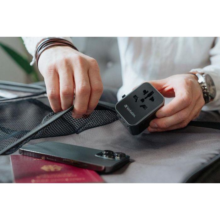 Verbatim Uta-03 Adaptador Universal De Viaje Con 1 Puerto Usb-C - 2 Puerto Usb-A - 2 Puerto Usb-C 24