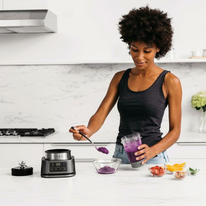 Ninja CB100EU Batidora de Vaso Foodi Standmixer 0.7L con Función de Impulso y Picahielos 1100W Negro/Acero Inoxidable 16 Ninja CB100EU Batidora de Vaso Foodi Standmixer 0.7L con Función de Impulso y Picahielos 1100W Negro/Acero Inoxidable 16