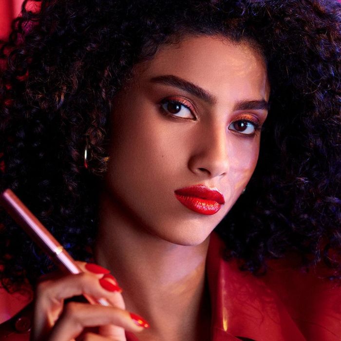 ESTÉE LAUDER PURE COLOR EXPLICIT LIP SHINE Barra de Labios #914-Adrenaline Rush Rojo Brillo Intenso 8h 1u 2