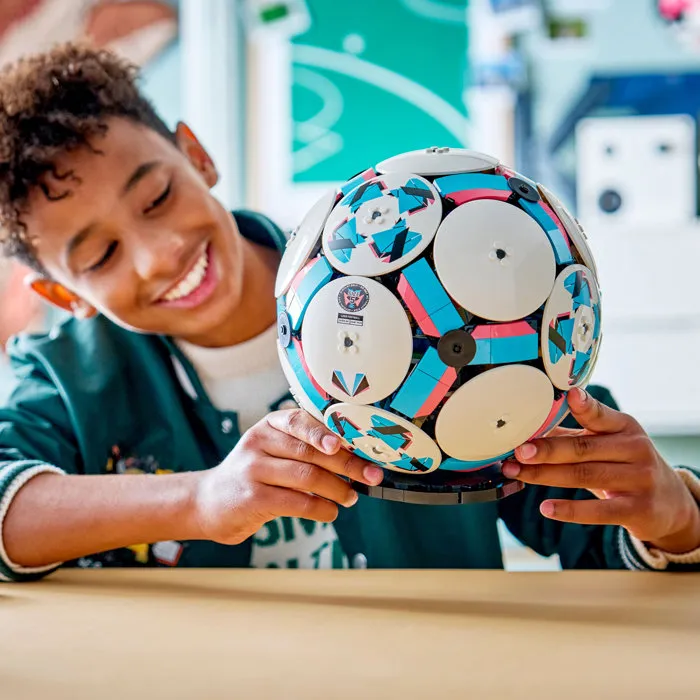 Lego 43019 El Balón de Fútbol - Edición Especial - Juguete de Construcción para Mayores de 10 Años - Regalo Deportivo