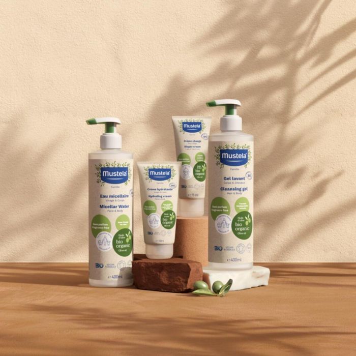 Mustela BEBÉ BIO Crema Hidratante Piel Sensible Cara y Cuerpo 150ml | Glicerina Vegetal y Aloe Vera BIO Vegana 1 Mustela BEBÉ BIO Crema Hidratante Piel Sensible Cara y Cuerpo 150ml | Glicerina Vegetal y Aloe Vera BIO Vegana 1