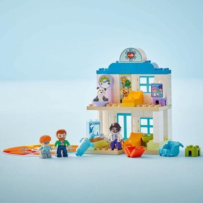 LEGO DUPLO My Town 10449 Primera visita al médico - Juguete de motricidad fina para niños de 2 años 3