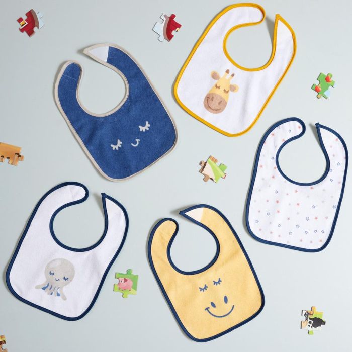 Tom et Zoe Juego de 5 Baberos Surtidos con Cierre de Velcro y Dorso PEVA Antiman chas (29.5x21 cm) 1 Tom et Zoe Juego de 5 Baberos Surtidos con Cierre de Velcro y Dorso PEVA Antiman chas (29.5x21 cm) 1