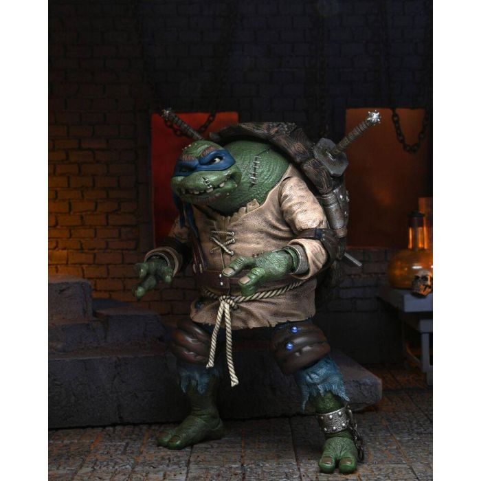 NECA Figura Ultimate Leonardo As Hunchback Tortugas Ninja 18cm con Accesorios 2