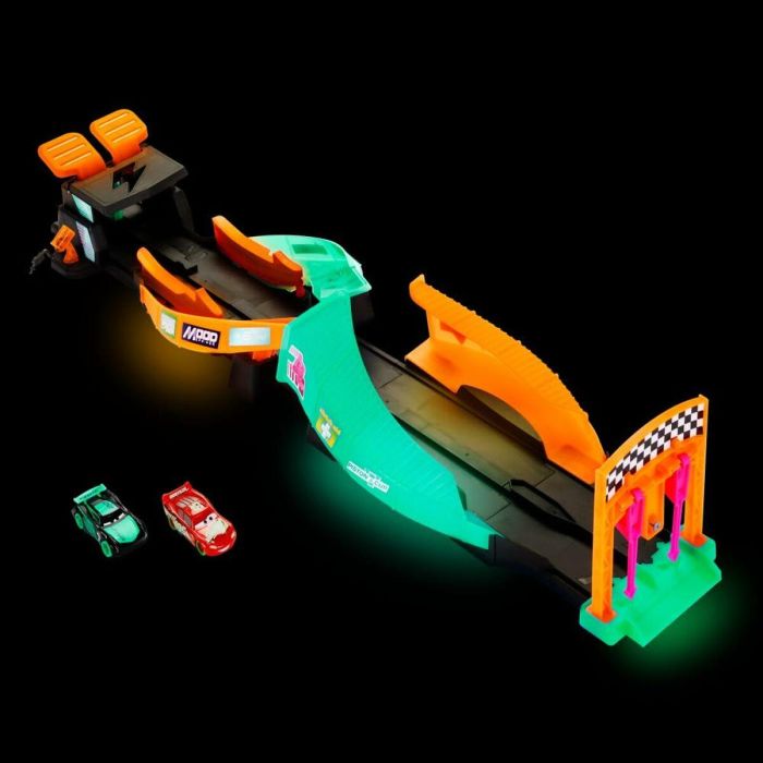 Pista Lanzadora Mattel Glow Racers Brilla en la oscuridad 11 Pista Lanzadora Mattel Glow Racers Brilla en la oscuridad 11