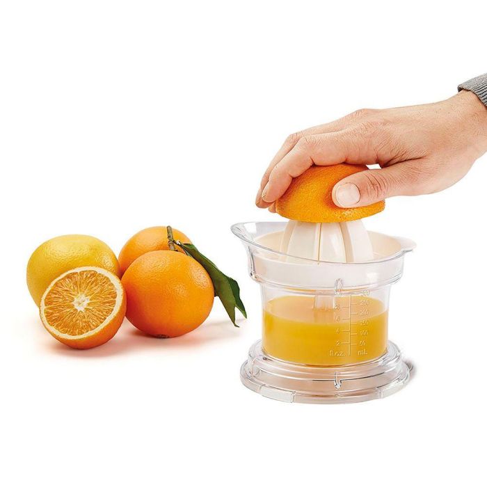Metaltex Exprimidor Citrus+ 2 en 1, 300 ml, Ø14 x 15 cm, con 2 escariadores, embudo y recipiente graduado, apto para lavavajillas 1