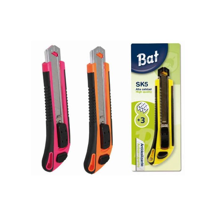 Bismark 312209 Cutter Ergonómico Antideslizante con 3 Cuchillas de Alta Calidad, Colores Surtidos