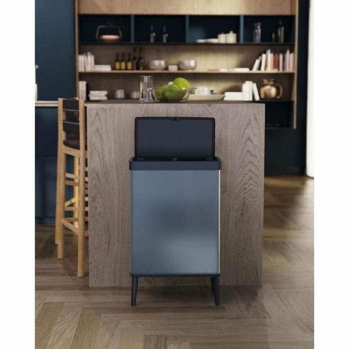 Curver CUR3253924865195 Papelera de pie VERTO, Apertura táctil, 54 L, Azul perla 3 Curver CUR3253924865195 Papelera de pie VERTO, Apertura táctil, 54 L, Azul perla 3