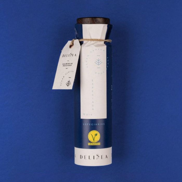 Delisea WAVE VEGAN Eau de Parfum Unisex, Fragancia Especiada con Notas de Madera de Cedro, Haba Tonka y Vainilla, Vegano, 150 ml