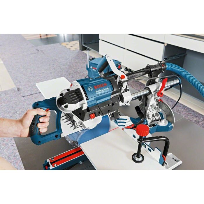Sierra de inglete radial BOSCH PROFESIONNAL GCM 8 SDE - 261 mm - 30 mm - 1600W 5 Sierra de inglete radial BOSCH PROFESIONNAL GCM 8 SDE - 261 mm - 30 mm - 1600W 5