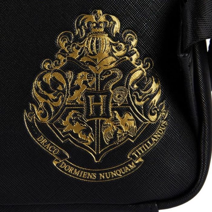 Loungefly Mochila Escenas Harry Potter con triple bolsillo y emblema de Hogwarts 4 Loungefly Mochila Escenas Harry Potter con triple bolsillo y emblema de Hogwarts 4
