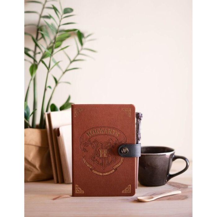Cuaderno A5 premium + boligrafo varita Hogwarts Harry Potter 4 Cuaderno A5 premium + boligrafo varita Hogwarts Harry Potter 4