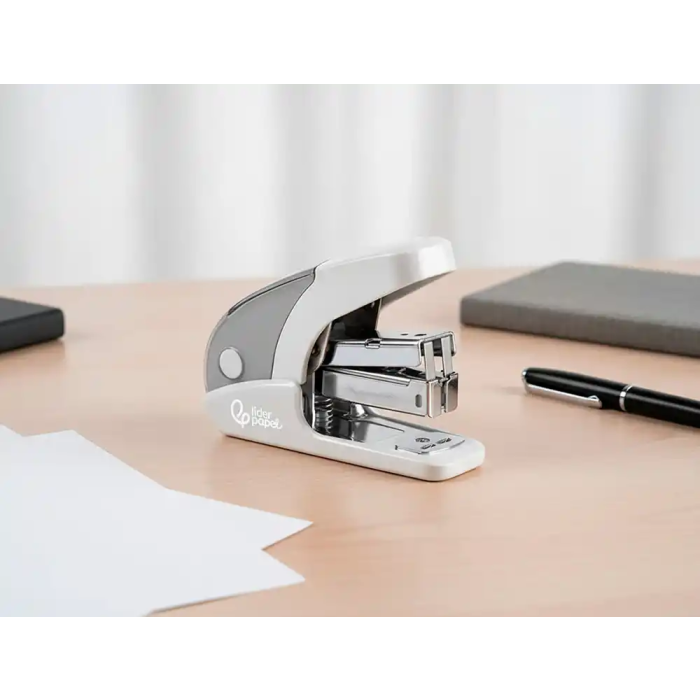 Liderpapel Grapadora Micro con Regalo 1000 Grapas 24/6 26/6, Capacidad 20 Hojas, Blanco 5