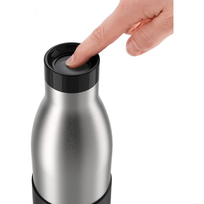 Emsa BLUDROP Sleeve Isoliertrinkflasche 0,7 Liter (schwarz, Edelstahl, Silikonmanschette) 3 Emsa BLUDROP Sleeve Isoliertrinkflasche 0,7 Liter (schwarz, Edelstahl, Silikonmanschette) 3