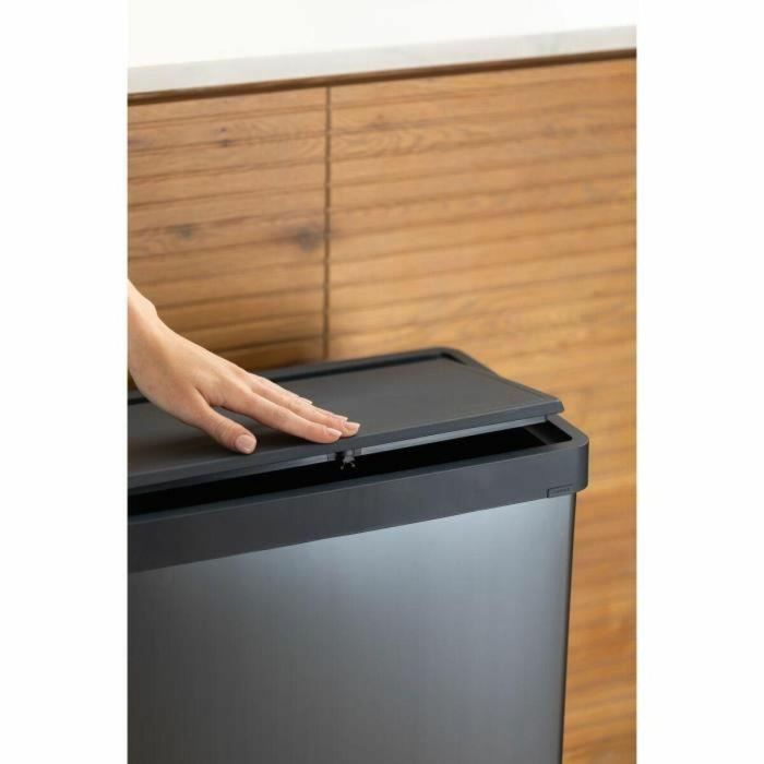 Curver CUR3253924865508 Papelera de Pie Verto 54 L con Apertura Táctil Gris Perla 4 Curver CUR3253924865508 Papelera de Pie Verto 54 L con Apertura Táctil Gris Perla 4