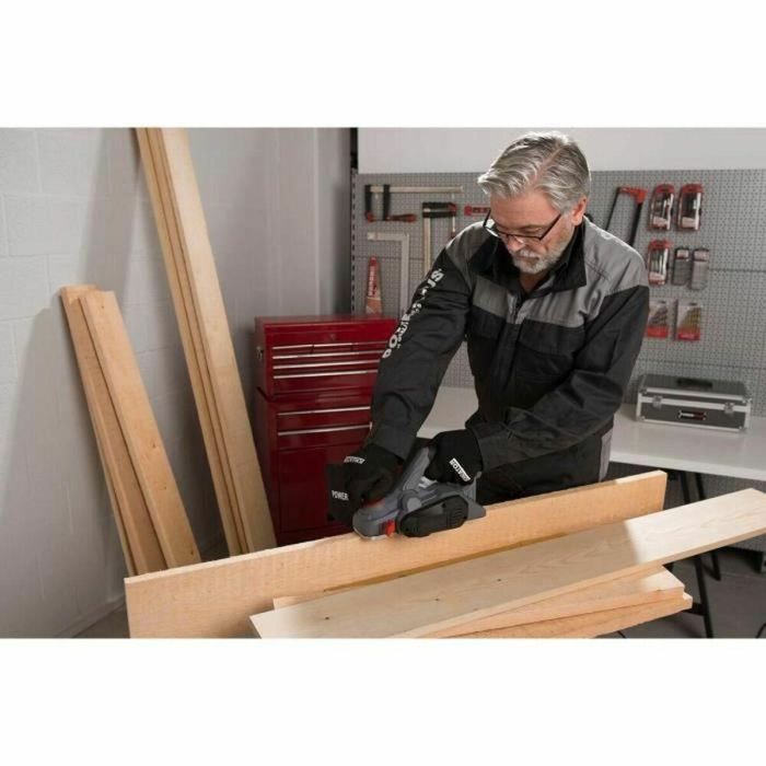 Powerplus POWE80030 Cepilladora 900 W, Profundidad Variable 0-3mm, 17000 rpm, Contra-Guía, Adaptador para Aspiradora 3 Powerplus POWE80030 Cepilladora 900 W, Profundidad Variable 0-3mm, 17000 rpm, Contra-Guía, Adaptador para Aspiradora 3