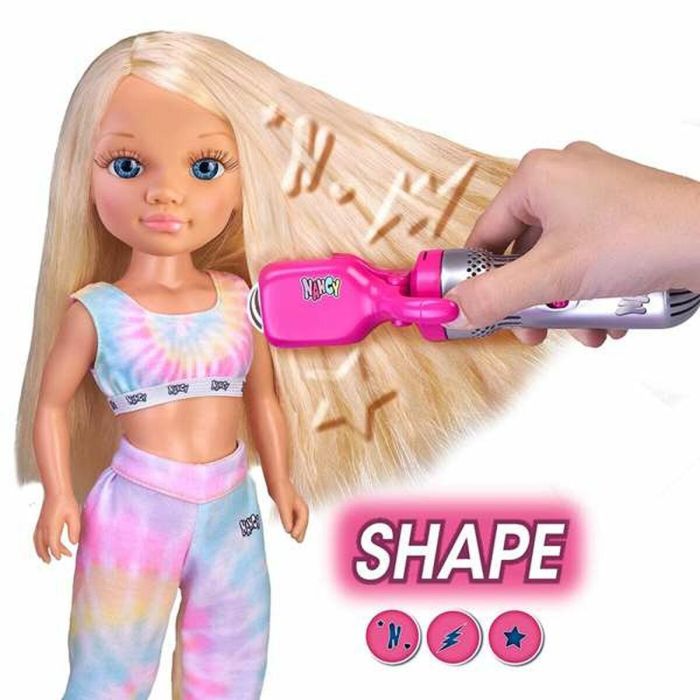 Nancy Muñeca Air Styler 42 cm - Modela su pelo de hasta cinco maneras diferentes y guarda todos los accesorios en su maletín, Edad +3 años 3 Nancy Muñeca Air Styler 42 cm - Modela su pelo de hasta cinco maneras diferentes y guarda todos los accesorios en su maletín, Edad +3 años 3