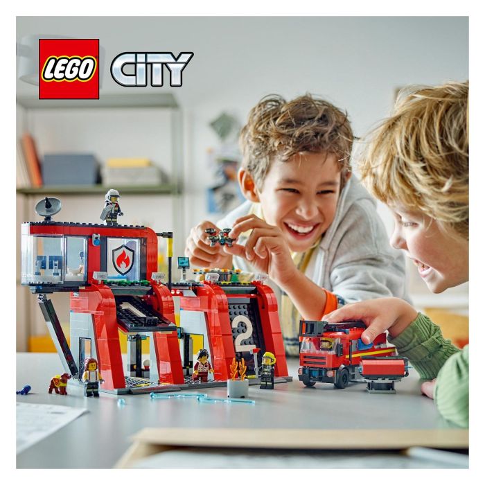 LEGO 60414 Estación de Bomberos y Camión de Bomberos, Figura de Perro de Juguete y 5 Minifiguras, Regalo Infantil 17