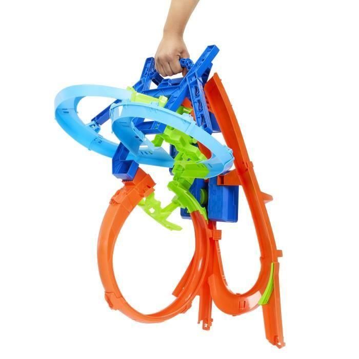 Hot Wheels Pista Big Air Crash - Incluye Coche Escala 1:64 - Medidas 68,7x62,5x85,9 cm - Edad +5 años - Requiere Pilas 5