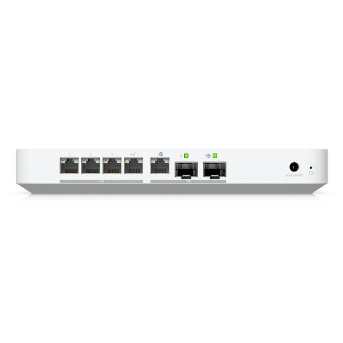 Ubiquiti Cloud Gateway Fiber, Quad-core ARM Cortex-A73 at 2.2 GHz, 3 GB memory, 10G SFP+,10 GbE RJ45 4x 2.5 GbE RJ45, 30W PoE+, 0.96" LCM, Bluetooth, 212.8 x 127.6 x 30 mm 7 Ubiquiti Cloud Gateway Fiber, Quad-core ARM Cortex-A73 at 2.2 GHz, 3 GB memory, 10G SFP+,10 GbE RJ45 4x 2.5 GbE RJ45, 30W PoE+, 0.96" LCM, Bluetooth, 212.8 x 127.6 x 30 mm 7