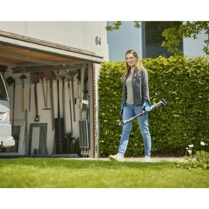 Cortadora de ramas - GARDENA - EasyCut P4A - 18 V Li-Ion / 2,0 Ah - corte máx. Ø 28 mm 3 Cortadora de ramas - GARDENA - EasyCut P4A - 18 V Li-Ion / 2,0 Ah - corte máx. Ø 28 mm 3