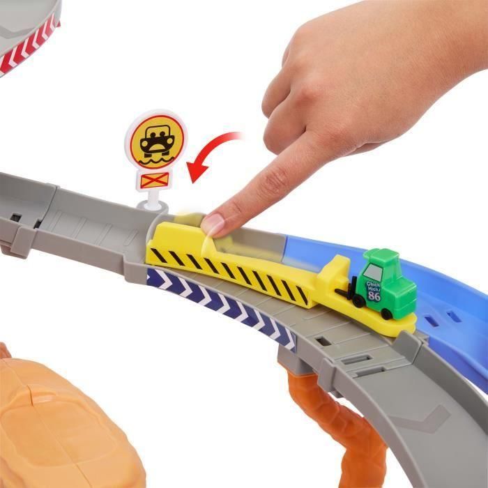 Mattel Jfl57 Disney Pixar Cars Radiador Springs Race y Rescue Circuito de Carreras con Rayo McQueen y Chick Hicks Set de Juego +4 años 5