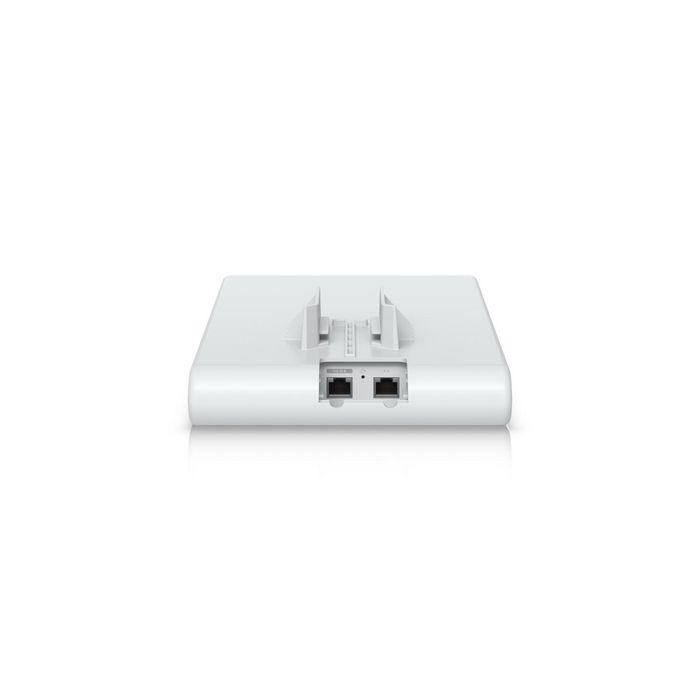 Ubiquiti Wi-Fi 6, 2x GbE RJ45, PoE, IPX6, UV-stabilized polycarbonate 7 Ubiquiti Wi-Fi 6, 2x GbE RJ45, PoE, IPX6, UV-stabilized polycarbonate 7