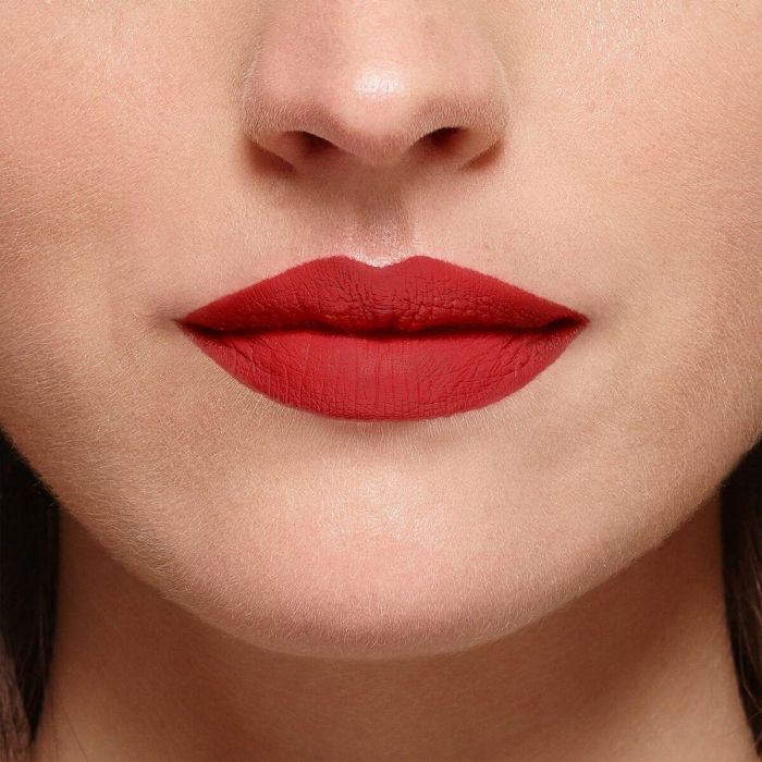 L'Oréal Paris COLOR RICHE Barra de Labios Volumen Intenso Mate #336-Le Rouge Avant-Garde 26 g 3 L'Oréal Paris COLOR RICHE Barra de Labios Volumen Intenso Mate #336-Le Rouge Avant-Garde 26 g 3
