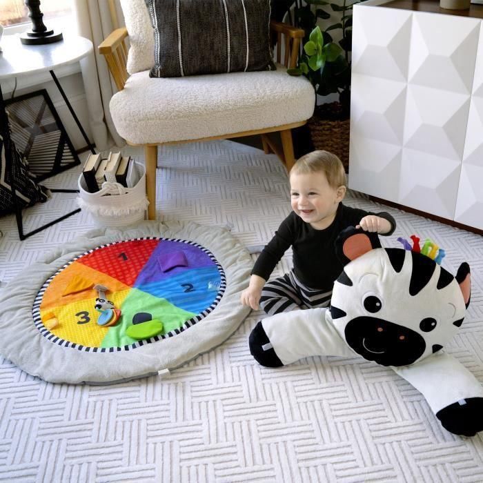 BABY EINSTEIN Alfombra de juego Zen's Activity Milestones con barra de madera, juguetes multisensoriales, desde el nacimiento 2