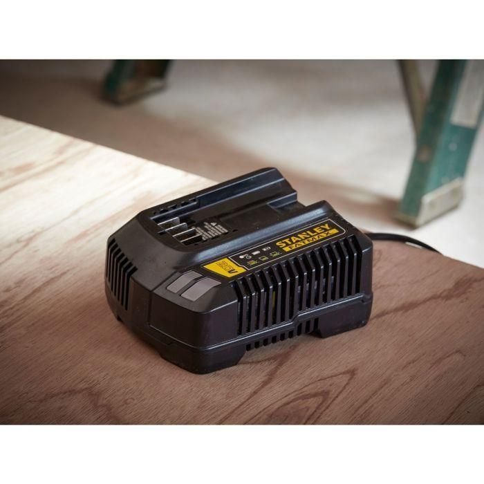 STANLEY FATMAX SFMCB14M1-QW Kit de Inicio V20 con Cargador Rápido 2A y 1 Batería 18V 4Ah 2