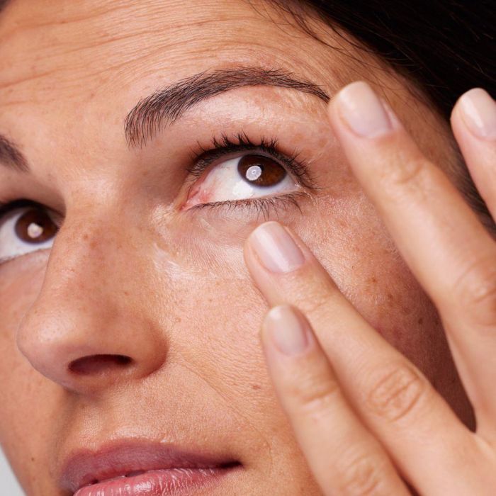 Clinique Smart Clinical Repair Eye Cream Crema Antiojeras y Bolsas para Contorno de Ojos 15 ml