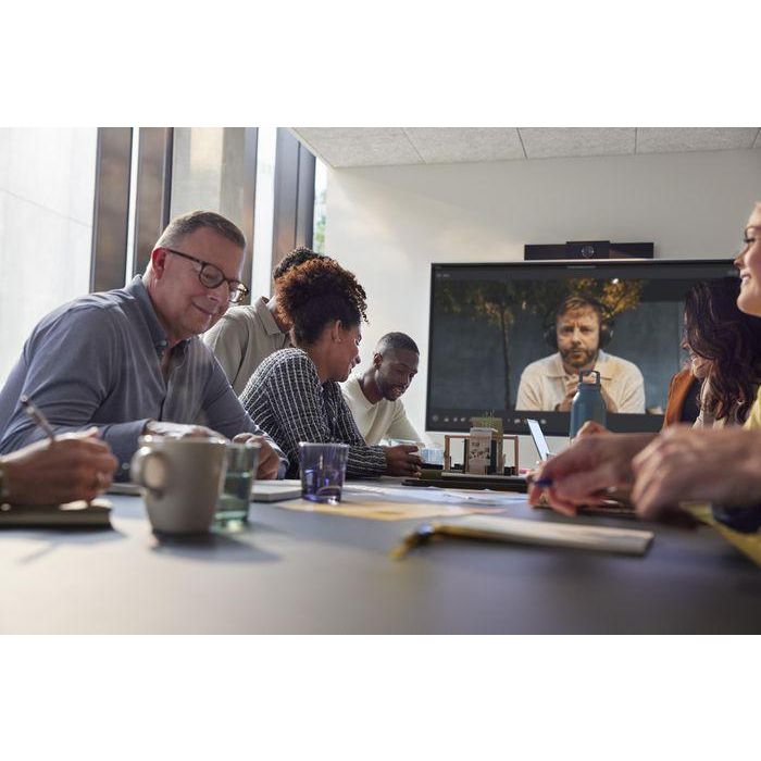 Poly Studio USB Video Bar para Colaboración Clara en Salas Medianas con Audio y Video de Calidad y Cámara Inteligente DirectorAI 5
