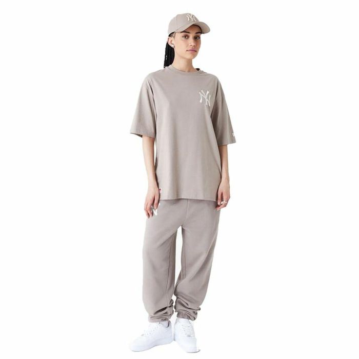 Camiseta de Manga Corta Hombre New Era ESSNTLS LC OS TEE NEYYAN 60435555 Gris XL Camiseta de Manga Corta Hombre New Era ESSNTLS LC OS TEE NEYYAN 60435555 Gris XL