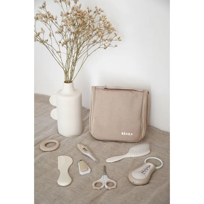 Beaba Neceser con 10 Accesorios, Arcilla - BEA3384349204235