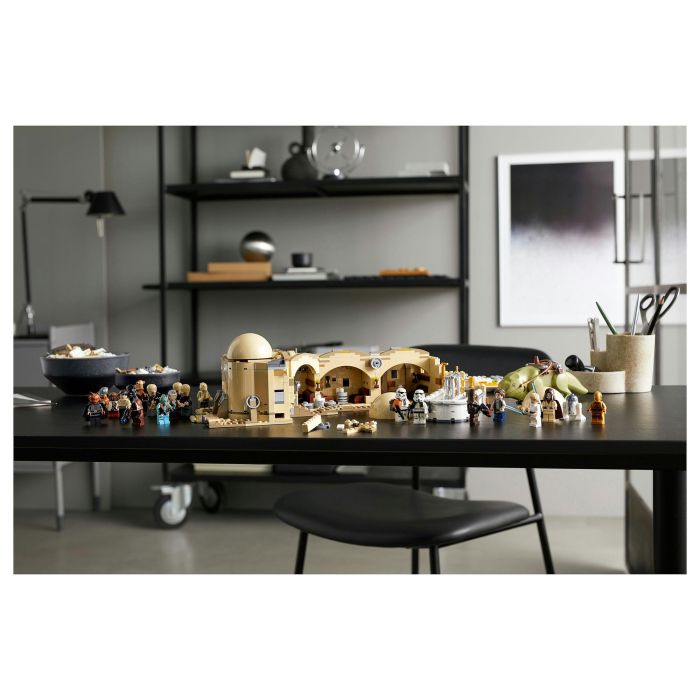 LEGO Star Wars Mos Eisley Cantina 75290 - Juego de Construcción 3187 Piezas con 21 Minifiguras 14