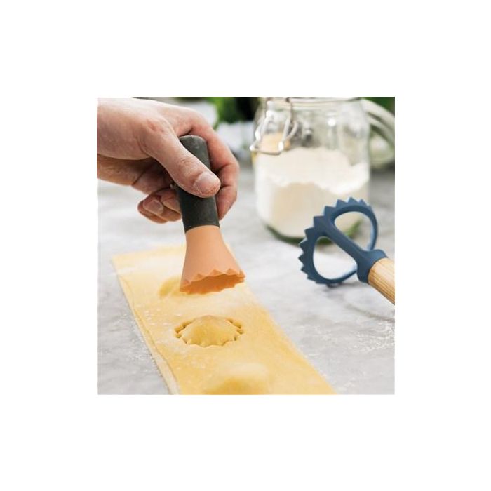 Berghoff 3950009 Sello Ravioli Mini para Hacer Raviolis Caseros con Forma Perfecta 2 Berghoff 3950009 Sello Ravioli Mini para Hacer Raviolis Caseros con Forma Perfecta 2