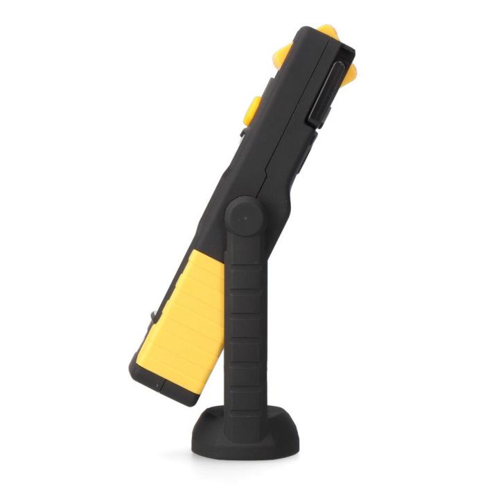 Edm Linterna LED XL Doble Función con Gancho e Imán, 1W 70LM + 5W 230LM, Cabezal y Soporte Basculante, 3xAAA Incluidas 3 Edm Linterna LED XL Doble Función con Gancho e Imán, 1W 70LM + 5W 230LM, Cabezal y Soporte Basculante, 3xAAA Incluidas 3