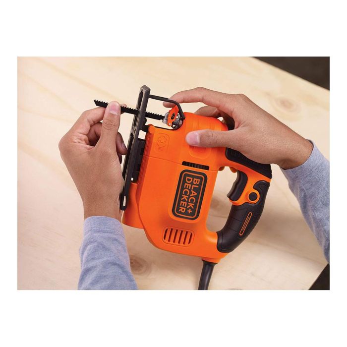 Black+Decker Sierra de Calar KS701PEK-QS 520W con Acción Pendular y Velocidad Variable 0-3.000rpm para Madera (70mm), Acero (5mm), Aluminio (15mm) 4