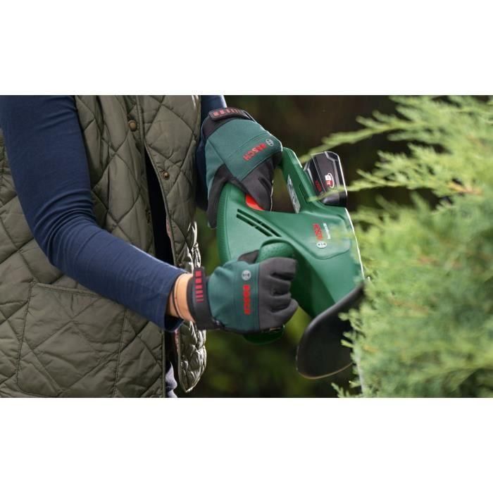 Bosch UniversalHedgePole 18 Recortadora de Setos con Mástil Telescópico 18V 2.5Ah, 1 Batería, Hoja 43 cm, Corte 16 mm 3