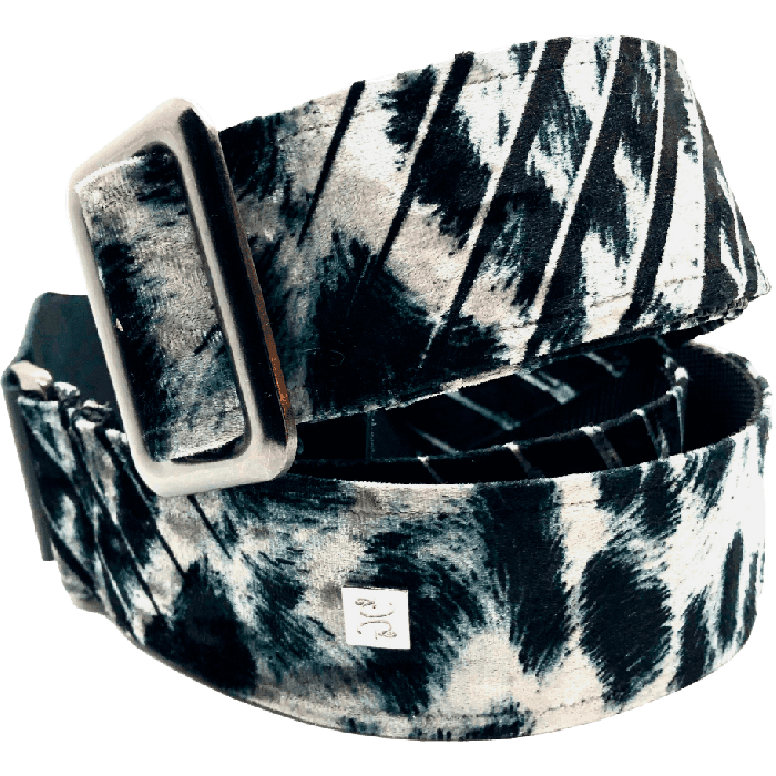 GETM The Casandra Correa para Guitarra y Bajo, Nailon/Piel/Terciopelo Negro y Blanco Ajustable hasta 165cm 1