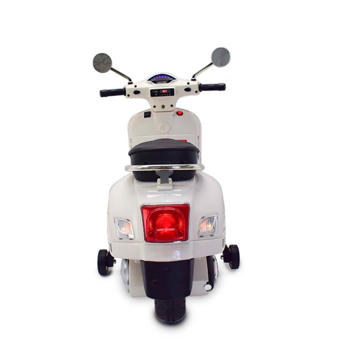 Tachan Vespa GTS 12V Blanca Licencia Oficial Moto Eléctrica Infantil con Baterías Recargables, Faros LED, USB y MP3 para Niños +3 Años 4