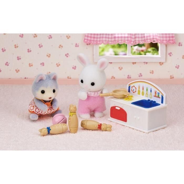 Sylvanian Families 5709 La Caja de Juguetes de los Bebés - Figuras en Miniatura 4