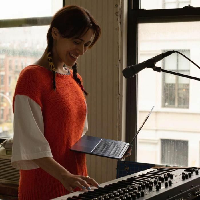 Apple MC7X4FNA Portátil MacBook Air M2 13,6'' 16GB RAM 256GB SSD 8 Núcleos CPU 8 Núcleos GPU Medianoche 1 Apple MC7X4FNA Portátil MacBook Air M2 13,6'' 16GB RAM 256GB SSD 8 Núcleos CPU 8 Núcleos GPU Medianoche 1