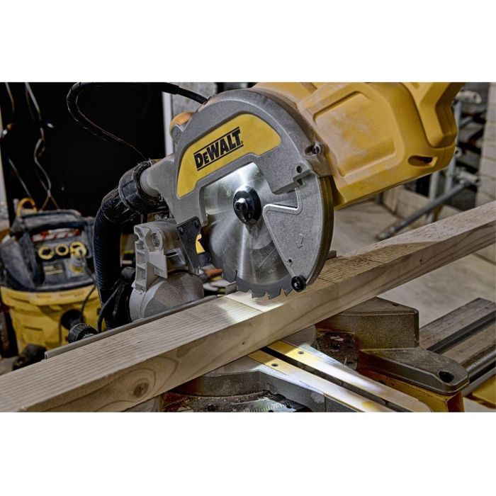 DEWALT DWS777-QS Sierra Ingletadora Telescópica 1800W 216 mm, Velocidad 6300 RPM, Corte 19x6 cm 5 DEWALT DWS777-QS Sierra Ingletadora Telescópica 1800W 216 mm, Velocidad 6300 RPM, Corte 19x6 cm 5