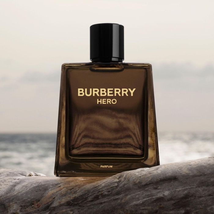 Burberry By Hero Parfum 200 mL Recarga 9 Burberry By Hero Parfum 200 mL Recarga 9