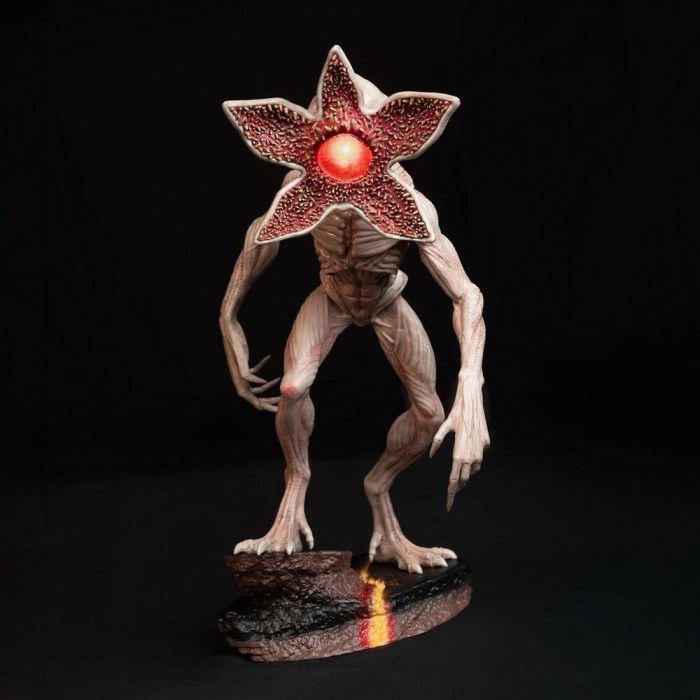 Erik Lámpara Demogorgon Stranger Things, Alto 19.3 cm, Largo 38 cm, Ancho 21.5 cm 5 Erik Lámpara Demogorgon Stranger Things, Alto 19.3 cm, Largo 38 cm, Ancho 21.5 cm 5