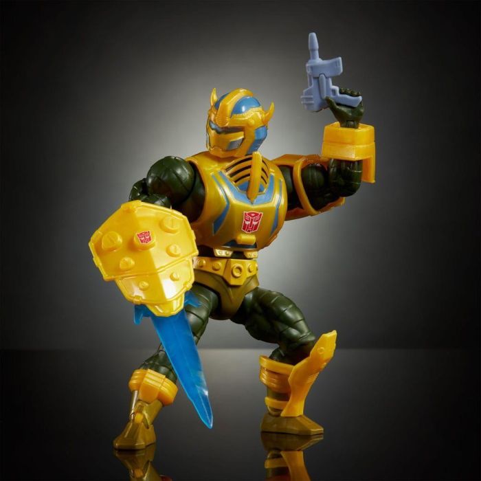 Figura Man-At-Arms Bumblebee Transformers Masters of the Universe 14cm 4