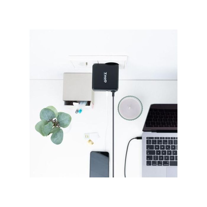 TOOQ TQLC-USBC65PD Cargador Portátil 65W USB-C 1.8M Negro 2