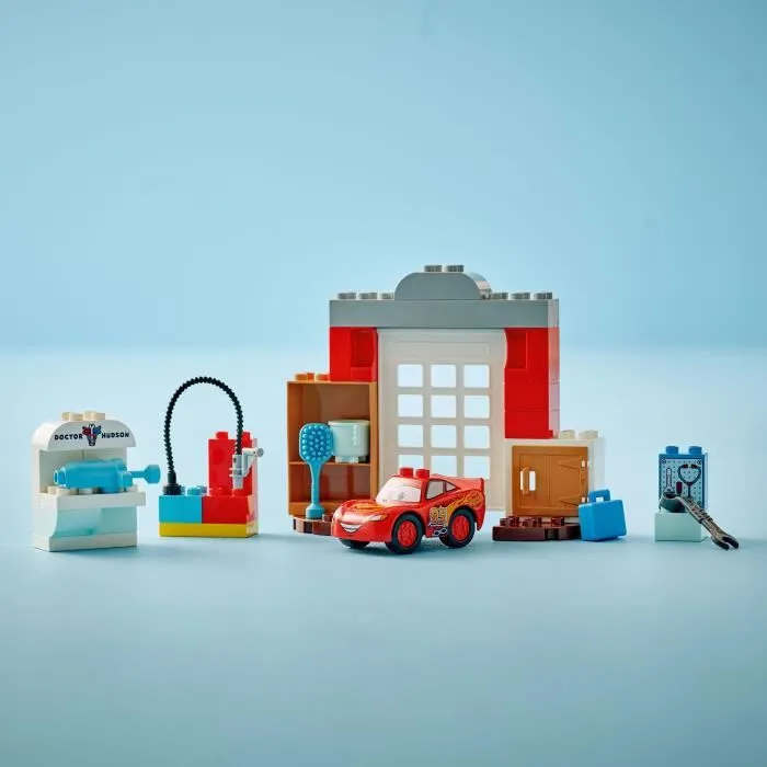LEGO 10456 Disney y Pixar Cars Visita de McQueen al taller de Doc Juego de construcción para niños y niñas a partir de 2 años 3