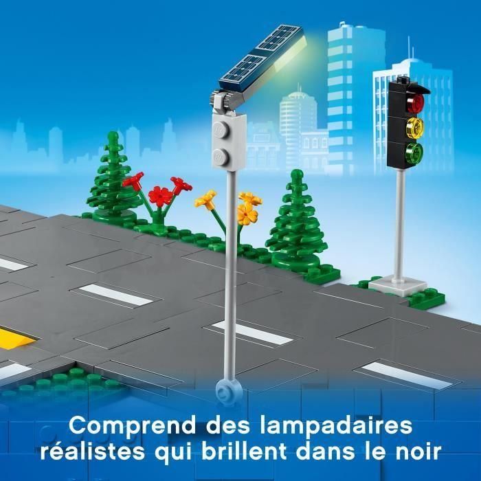 LEGO 60304 City Intersección para montar, set de construcción de carreteras con paneles, farolas y señales que brillan en la oscuridad 5 LEGO 60304 City Intersección para montar, set de construcción de carreteras con paneles, farolas y señales que brillan en la oscuridad 5